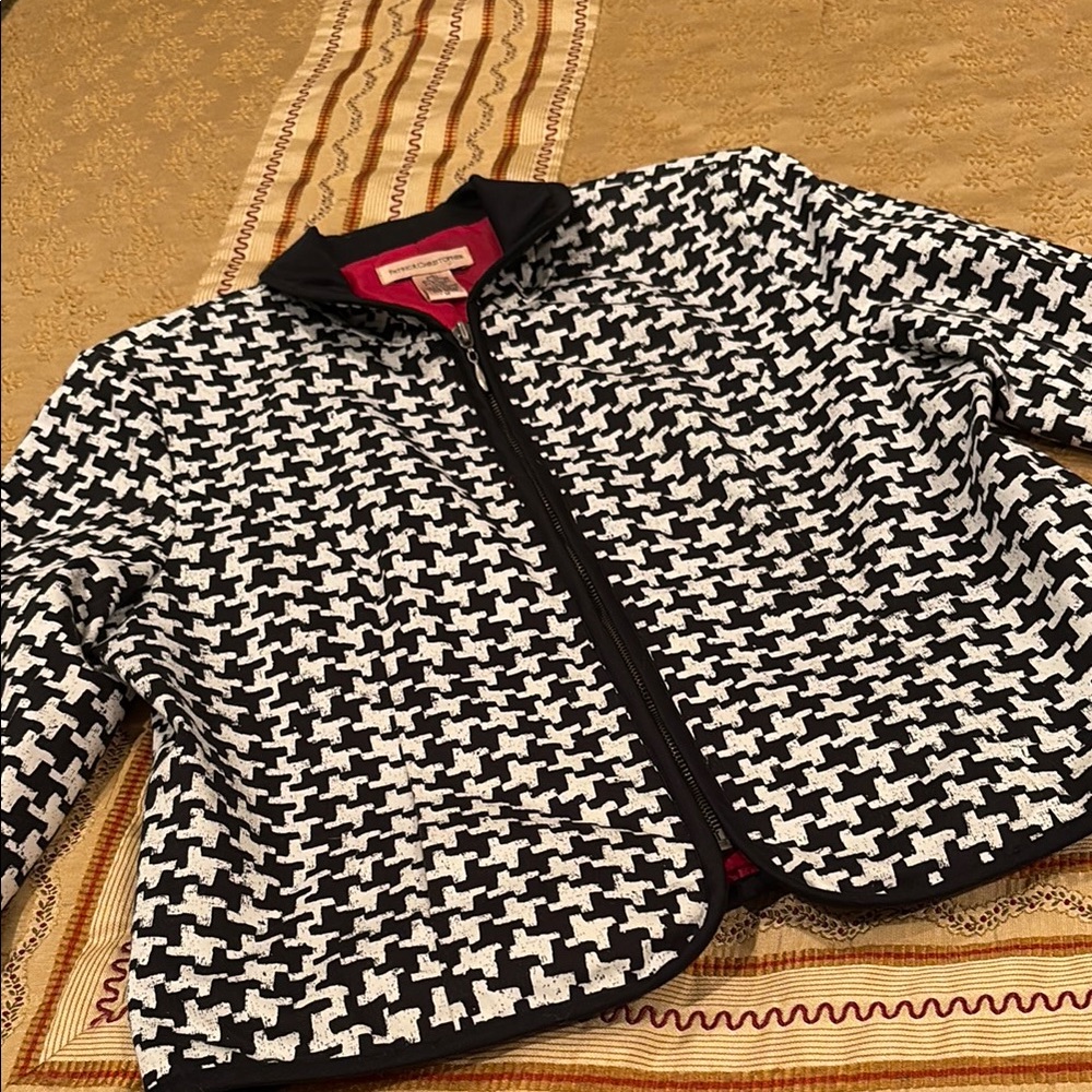 NWOT Patrick Christopher Black and White Houndstooth Jacket, cotton blend, M